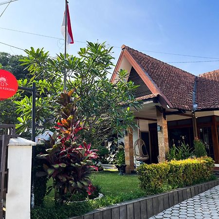 Bed and Breakfast Roemah Renjana Bandung Esterno foto