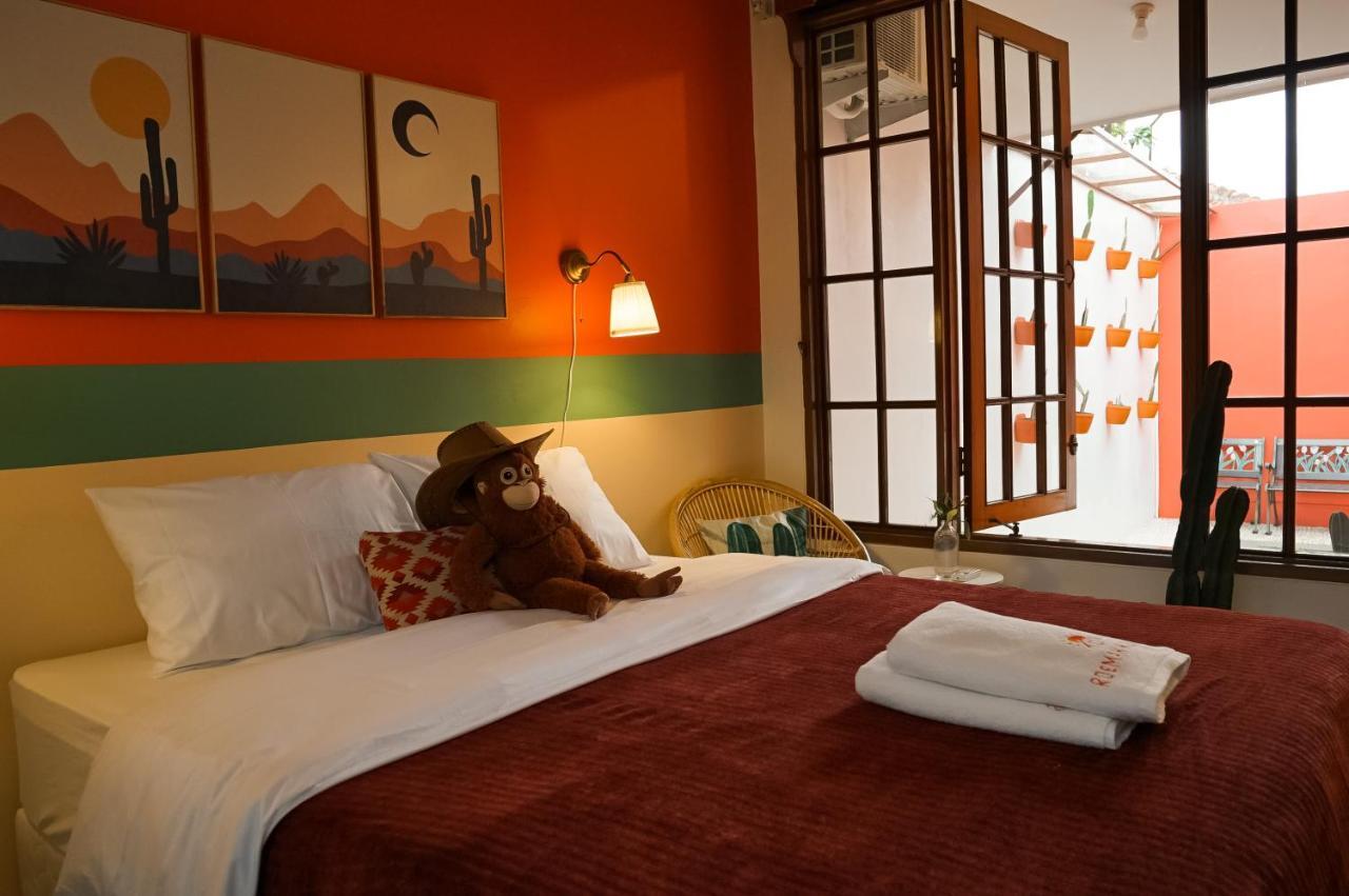 Bed and Breakfast Roemah Renjana Bandung Esterno foto