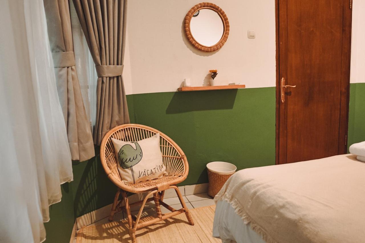 Bed and Breakfast Roemah Renjana Bandung Esterno foto
