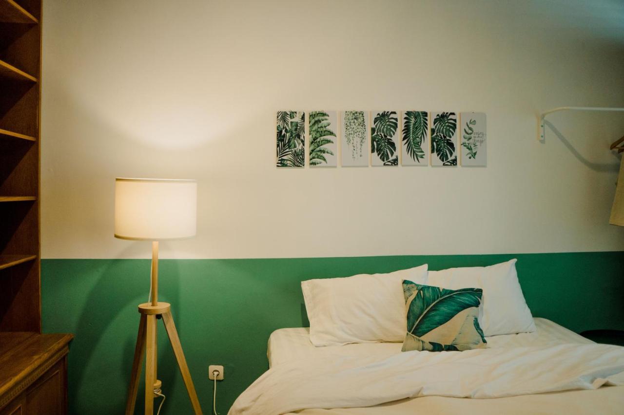 Bed and Breakfast Roemah Renjana Bandung Esterno foto