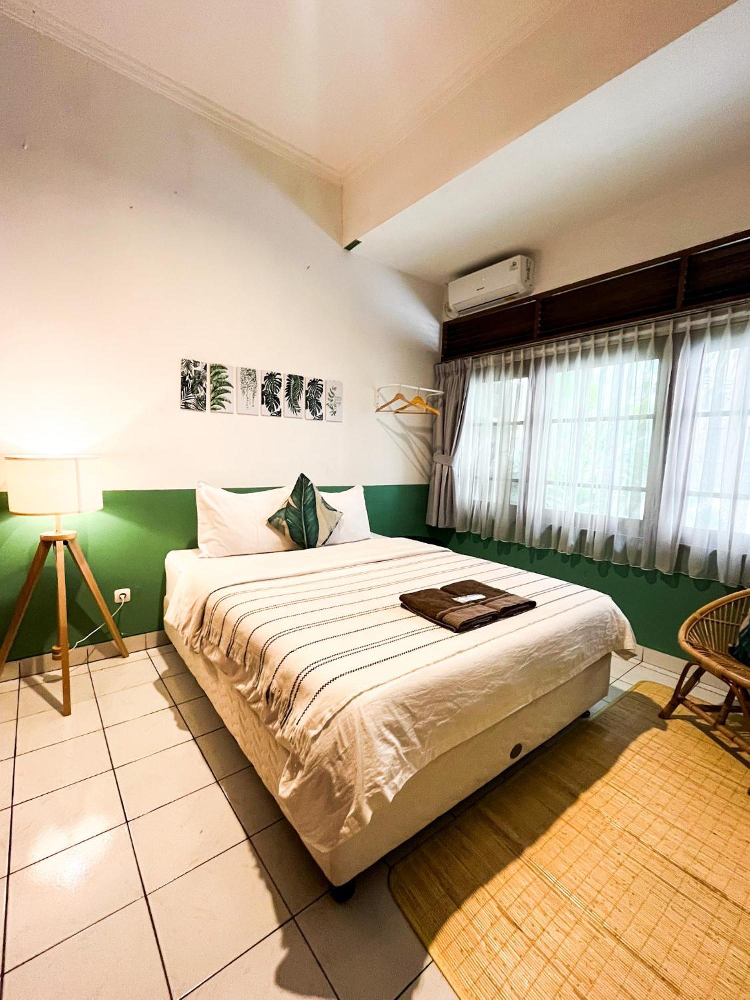 Bed and Breakfast Roemah Renjana Bandung Esterno foto